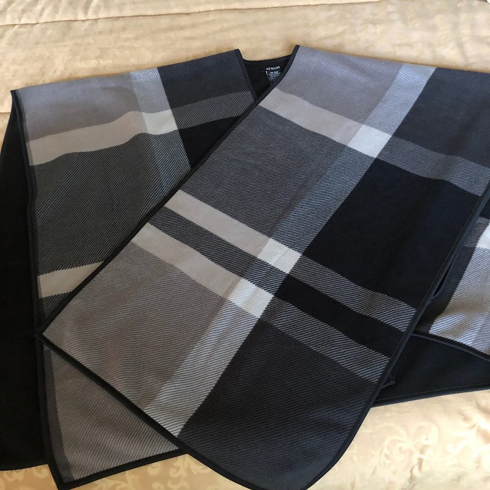 Cozy Fleece Ike Behar Blanket Wrap